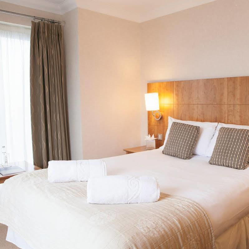 Hotel Harbour Heights 4*
